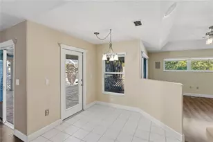 2323 Paso Fino Dr, Sarasota, FL 34240 - Photo 14