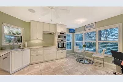 4535 Bay Club Drive, Bradenton, FL 34210 - Photo 10