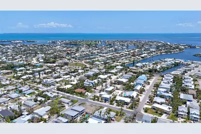 6406 Holmes Boulevard, Holmes Beach, FL 34217 - Photo 26