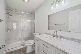 3708 40th Ave W, Bradenton, FL 34205 - Photo 10