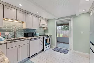 1686 Chapline Ln, Sarasota, FL 34231 - Photo 12