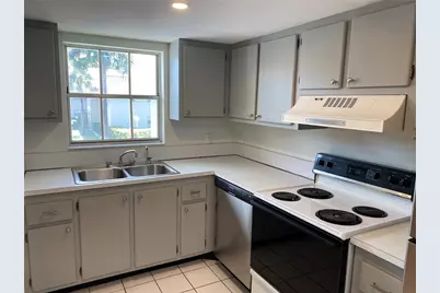 2727 75th Street W #8A14, Bradenton, FL 34209 - Photo 4