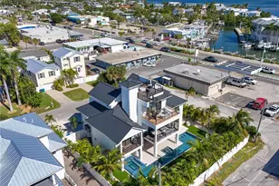 305 55th St, Holmes Beach, FL 34217 - Photo 68