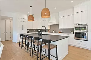 305 55th St, Holmes Beach, FL 34217 - Photo 16