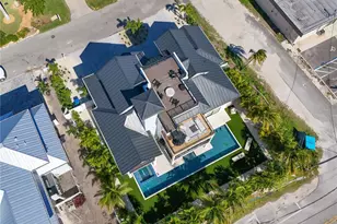 305 55th St, Holmes Beach, FL 34217 - Photo 66