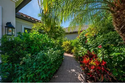 5451 Lago Maggio Street, Sarasota, FL 34238 - Photo 4