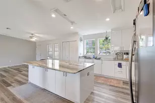 2425 21st St, Sarasota, FL 34234 - Photo 14