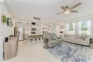 11637 Woodleaf Dr, Lakewood Ranch, FL 34211 - Photo 4