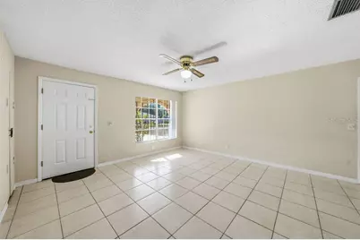 2105 W Barclay Road, Tampa, FL 33612 - Photo 10