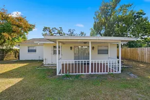 2105 W Barclay Rd, Tampa, FL 33612 - Photo 58