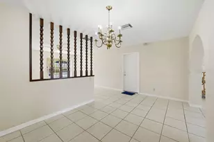 2105 W Barclay Rd, Tampa, FL 33612 - Photo 12