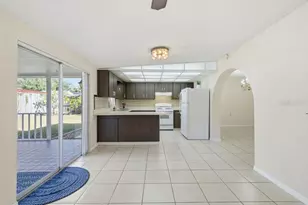 2105 W Barclay Rd, Tampa, FL 33612 - Photo 34