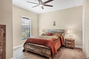 8275 Varenna Dr, Sarasota, FL 34231 - Photo 24