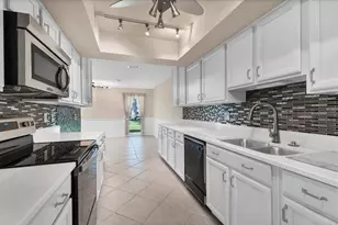 3541 Wilkinson Woods Dr, Sarasota, FL 34231 - Photo 14