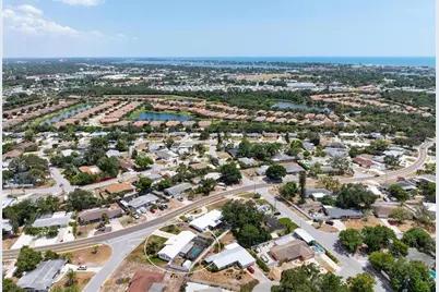 2425 Constitution Boulevard, Sarasota, FL 34231 - Photo 8