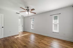 4428 Meadow Creek Cir, Sarasota, FL 34233 - Photo 16