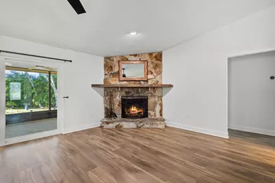 4428 Meadow Creek Circle, Sarasota, FL 34233 - Photo 8