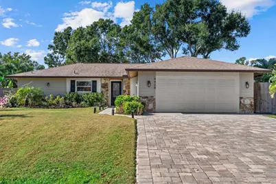4428 Meadow Creek Circle, Sarasota, FL 34233 - Photo 2