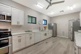 5440 Eagles Point Cir, Sarasota, FL 34231 - Photo 46