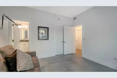 166 Golden Gate Point #22, Sarasota, FL 34236 - Photo 32