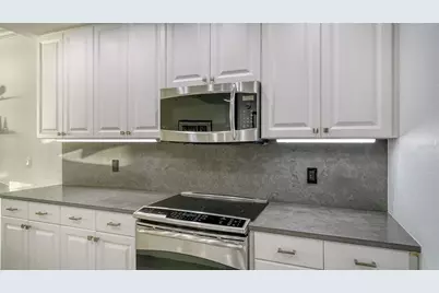 166 Golden Gate Point #22, Sarasota, FL 34236 - Photo 16