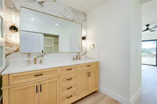 2221 Meadowlake Ct, Sarasota, FL 34235 - Photo 20