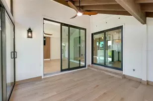 2221 Meadowlake Ct, Sarasota, FL 34235 - Photo 32