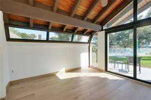 2221 Meadowlake Ct, Sarasota, FL 34235 - Photo 4