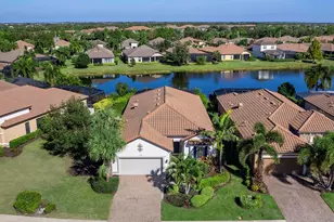 12729 Fontana Loop, Lakewood Ranch, FL 34211 - Photo 8