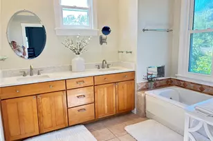 324 Julia Pl, Sarasota, FL 34236 - Photo 36