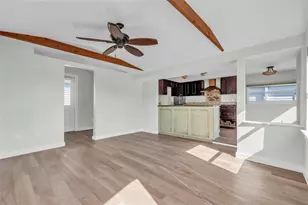 2601 Gulf Dr N, Bradenton Beach, FL 34217 - Photo 4