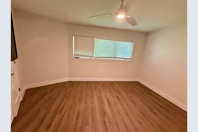 3231 E Forest Lake Drive, Sarasota, FL 34232 - Photo 36