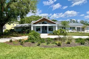 3231 E Forest Lake Dr, Sarasota, FL 34232 - Photo 1