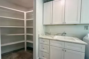 3231 E Forest Lake Dr, Sarasota, FL 34232 - Photo 18