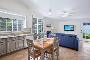 7203 Gulf Dr, Bradenton Beach, FL 34217 - Photo 8