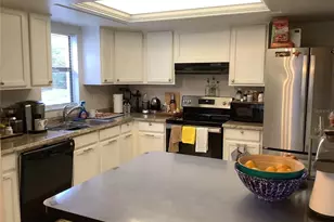 2481 Twin Dr, Sarasota, FL 34234 - Photo 30