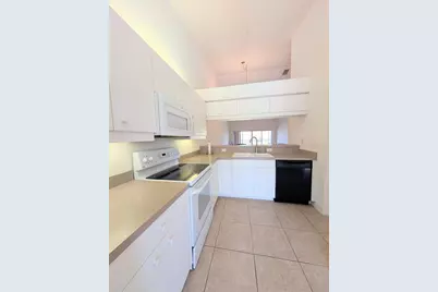 432 Sunset Lake Boulevard #205, Venice, FL 34292 - Photo 8