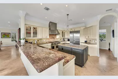 550 Yardarm Lane, Longboat Key, FL 34228 - Photo 10