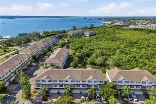 1015 34th Dr W, Palmetto, FL 34221 - Photo 2