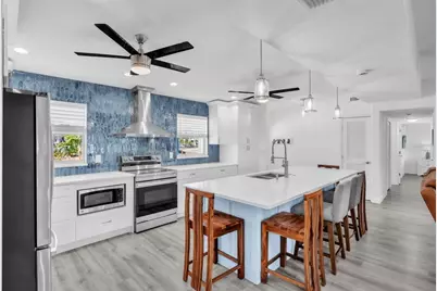 513 71st Street, Holmes Beach, FL 34217 - Photo 8