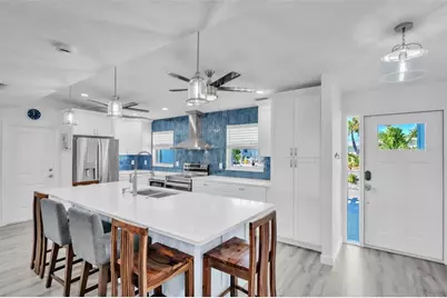 513 71st Street, Holmes Beach, FL 34217 - Photo 6