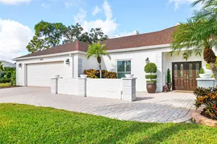 4672 Alexander Pope Ln, Sarasota, FL 34241 - Photo 6