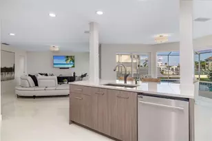 480 Cleveland Dr, Sarasota, FL 34236 - Photo 14