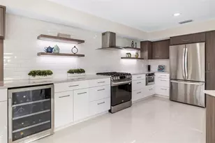 480 Cleveland Dr, Sarasota, FL 34236 - Photo 14