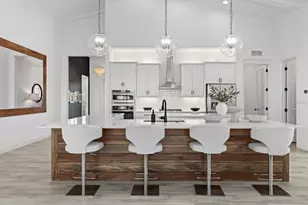 745 Tailwind Pl, Sarasota, FL 34240 - Photo 6