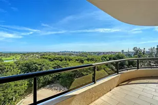 415 L Ambiance Dr, Longboat Key, FL 34228 - Photo 10