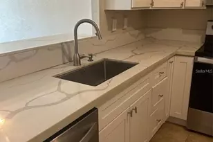 2650 Coconut Bay Ln, Sarasota, FL 34237 - Photo 16