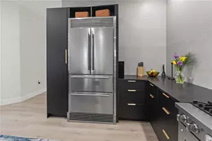 3635 80th Dr E, Sarasota, FL 34243 - Photo 4