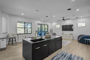 3635 80th Dr E, Sarasota, FL 34243 - Photo 22