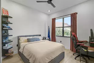 3635 80th Dr E, Sarasota, FL 34243 - Photo 16